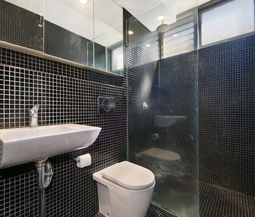 Private one bedroom apartment - Photo 1