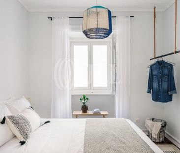 5 room luxury Flat for rent in Praca das Flores (Merces), Misericór... - Photo 2