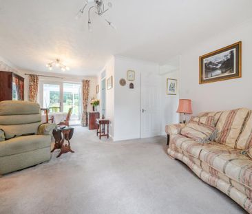 3 bedroom detached bungalow to rent - Photo 1