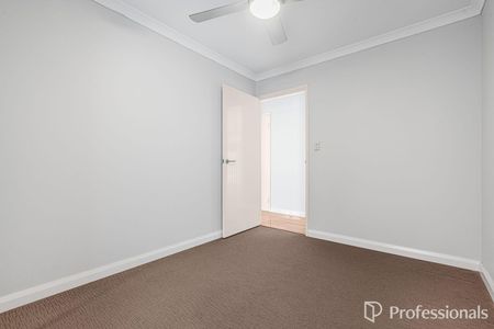 Modern, low-maintenance and easy to love! - Photo 3