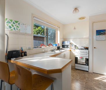 Low Maintenance 2 Bedroom Home - Photo 4