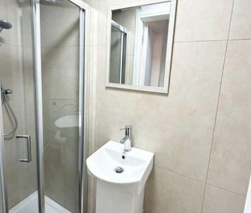 6 bedroom semi-detached house to rent - Photo 5