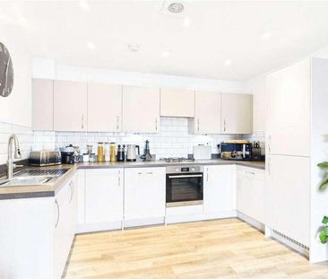 Bolton Drive, Shinfield, Reading, Berkshire, RG2 - Photo 4