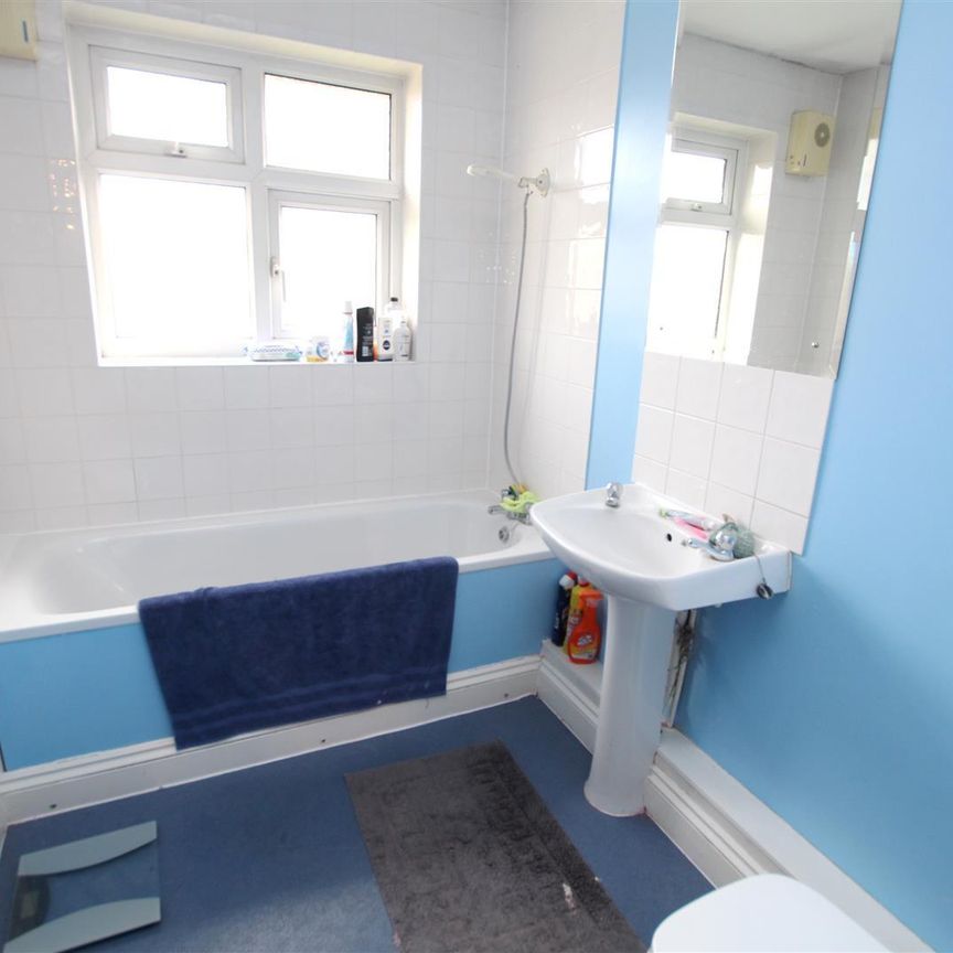 1 bedroom Flat to let - Photo 1