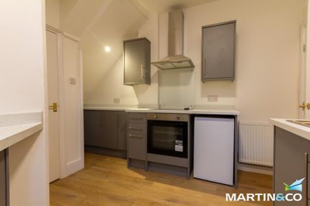 1 bedroom ground floor flat to rent - Photo 2