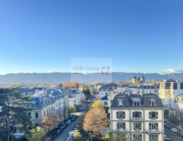 Beautiful 6-room apartment with breathtaking views of the mountains and the Russian church - Photo 1