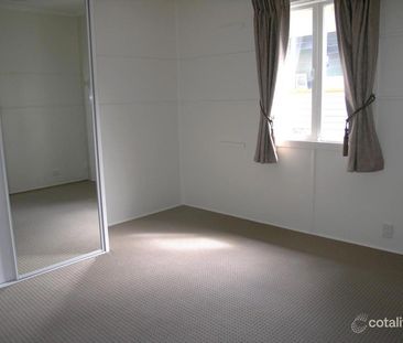 Renovated, Roomy & Ready - Family Living in the Heart of Coorparoo! - Photo 6