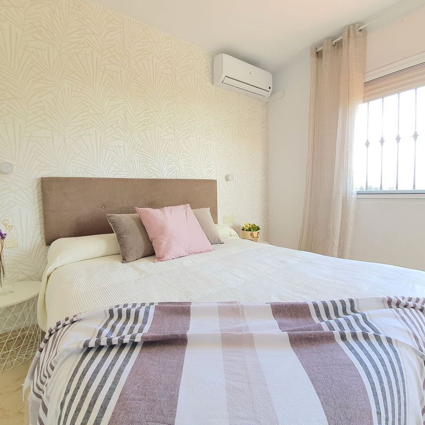 Semi-Detached House in Nueva Andalucía - Photo 1