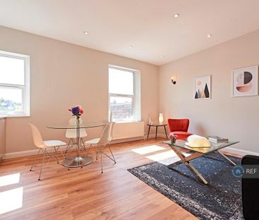 3 bedroom maisonette to rent - Photo 1