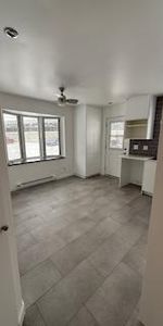 Grand 4 1/2 rez de chaussé - Photo 4