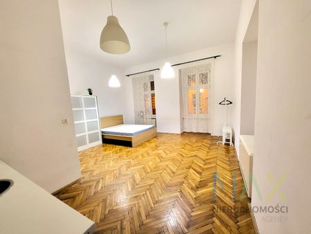 Przestronna Słoneczna kawalerka, blisko Galerii Krakowskiej - Zdjęcie 2