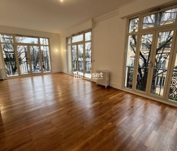 Appartement • Saint James-Général Koenig - Photo 3