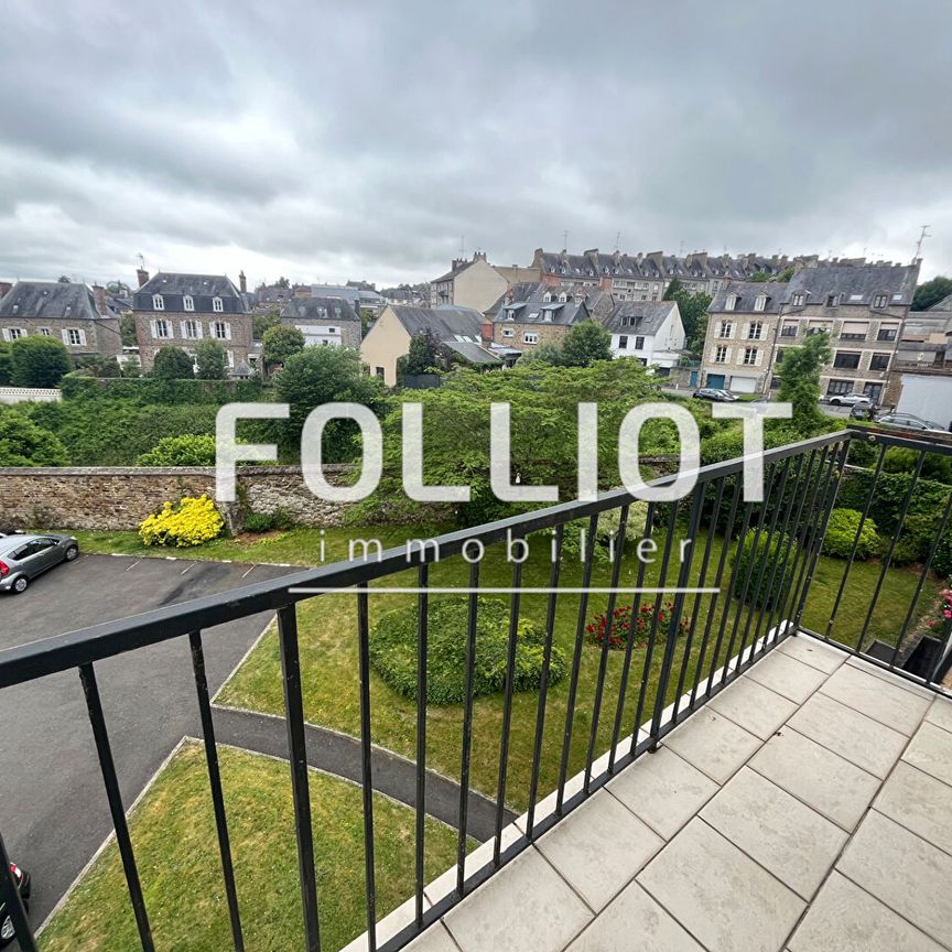 Grand T3 - Centre de Fougères - 3ème étage - Parking & cave- Réf. 2528CV - Photo 1