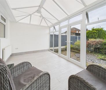 2 bedroom Detached bungalow to rent - Photo 4