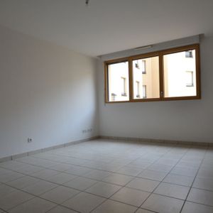 Location Appartement 2 pièces 51m² - Photo 3