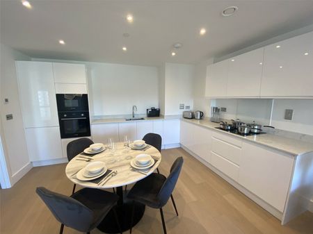 2 - 18 Yelverton Road, London, SW11 - Photo 2