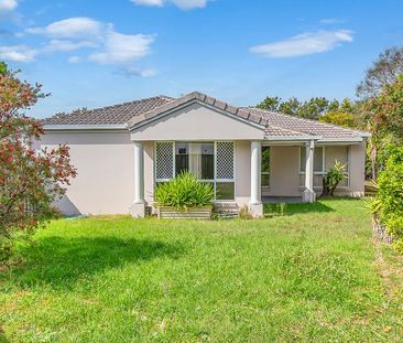 FAMILY HOME IN GREAT LOCATION! - Photo 3