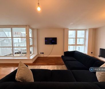 2 bedroom flat to rent - Photo 4