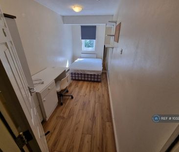 6 bedroom terraced house to rent - Photo 2