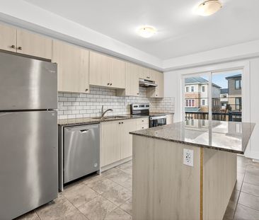 For Lease - 29 Wagon Lane, Barrie, Ontario - Photo 3