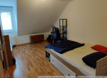 Frei ab Dezember - 2-Raum-Dachgeschosswohnung mit geräumigem Dachspitz - Tromsdorffstraße - Photo 5