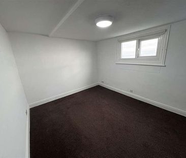 Esplanade, Scarborough, YO11 - Photo 2