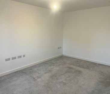 4 bedroom detached house to rent - Photo 3