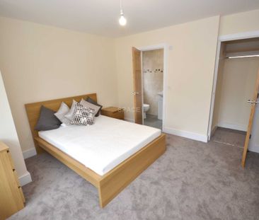 Church Road, Reading, Berkshire, RG6 1HW - Room 1 - Photo 3