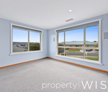 Fabulous Family Entertainer - Photo 3