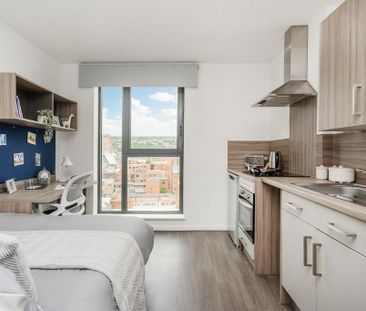 1 bedroom in a flat share to rent - Photo 5