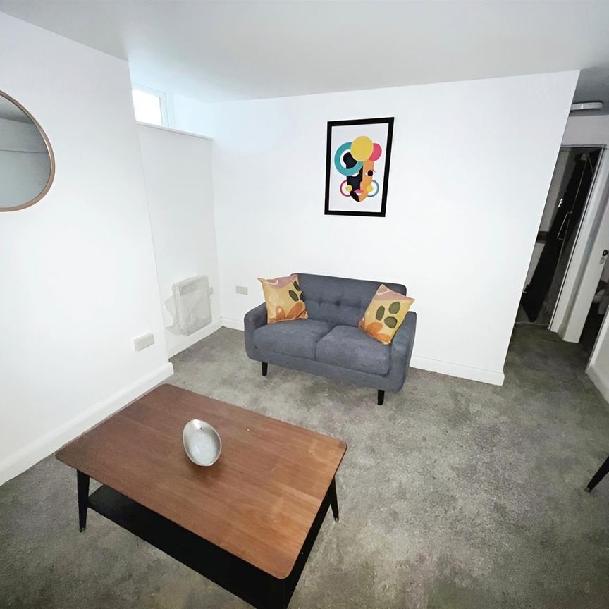 1 bed house share to rent in Church Street, Burnley, BB11 - Photo 1