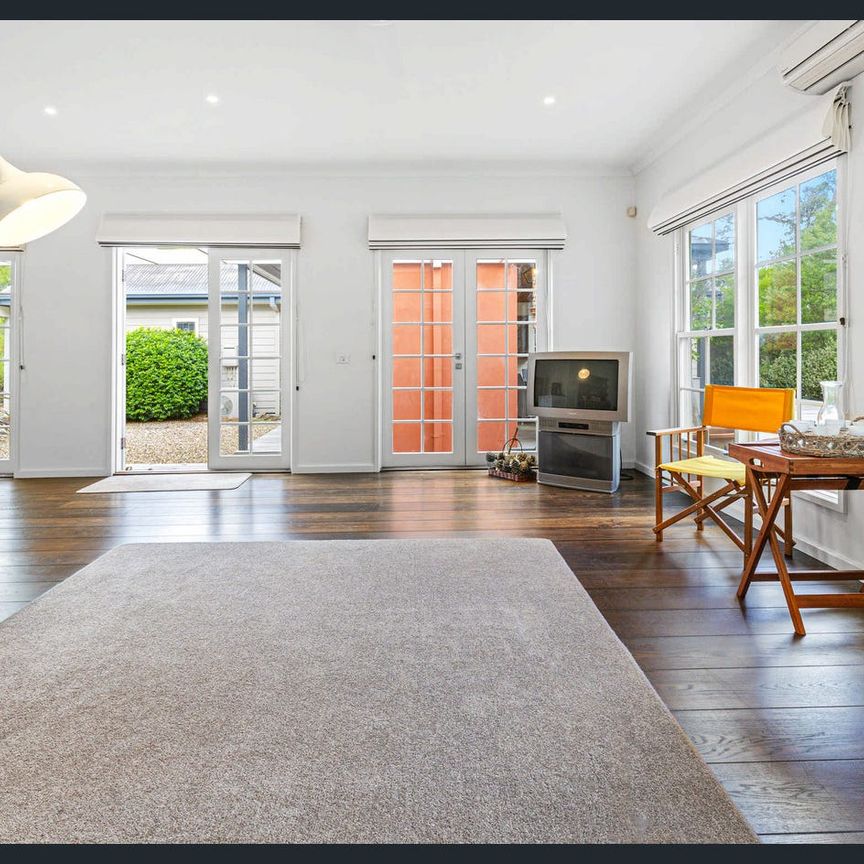 Beachside Dual Living - 3-Bedroom Home Plus 2 Bedroom Cottage - Photo 1