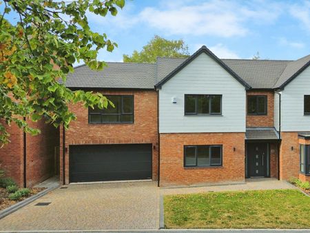 Donnerville Gardens, Admaston, Telford, TF5 - Photo 3