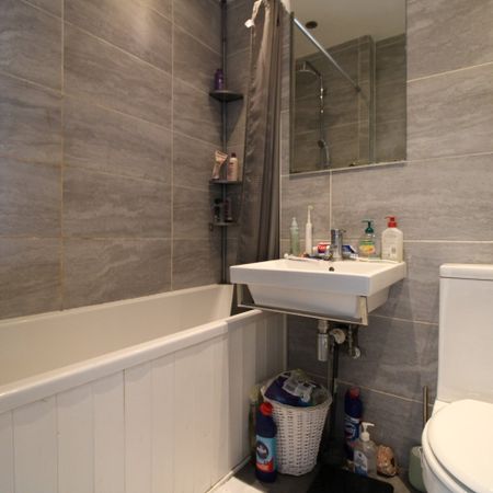 1 Bed Flat, St. Cyprians Street, SW17 - Photo 4