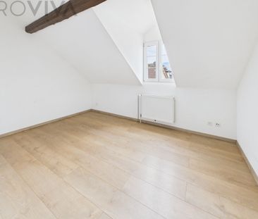 with charm and in a central location - Photo 5