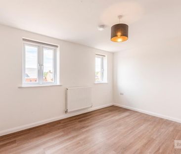 3 bedroom semi-detached house to rent - Photo 3
