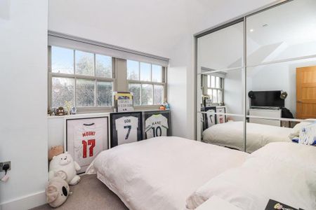 3 bedroom terraced house to rent - Photo 4