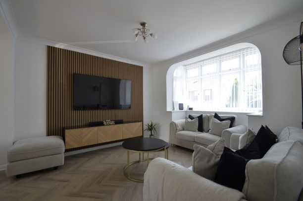 3 bedroom Semi-detached house to rent - Photo 1