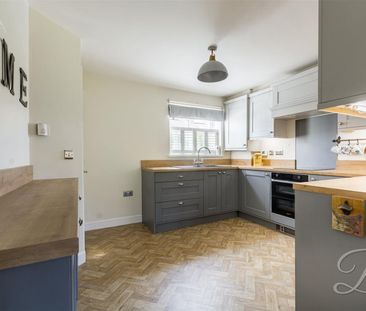 3 bedroom - Photo 2