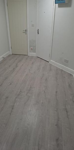 Smith Street, Surbiton KT5, London - Photo 1