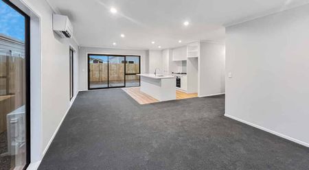 Modern home in Paraparaumu - Photo 4