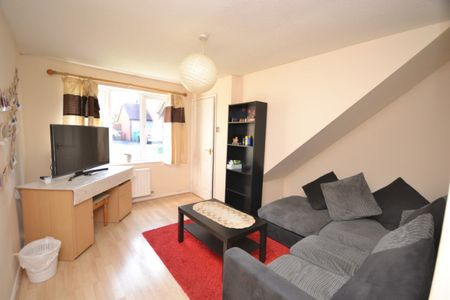 2 bed Semi-Detached House for Rent - Photo 3