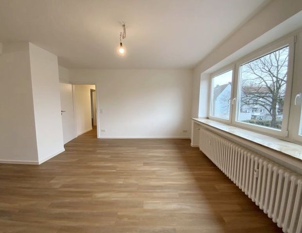 Erstbezug nach Sanierung! Schöne, lichtdurchflutete 3,5-Zimmer Wohnung in OB-Alstaden - Photo 1