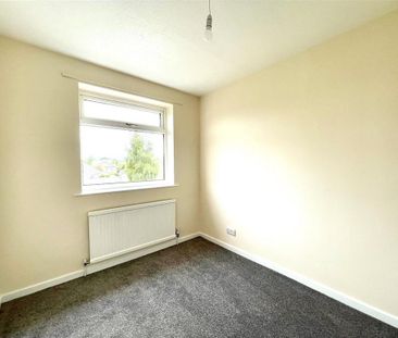 4 bedroom detached house to rent - Photo 3