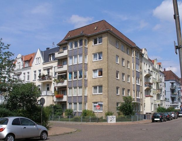 3-Zimmer-Wohnung mit Balkon in Lübeck-St. Lorenz-Nord (Nähe Bahnhof) - Photo 1