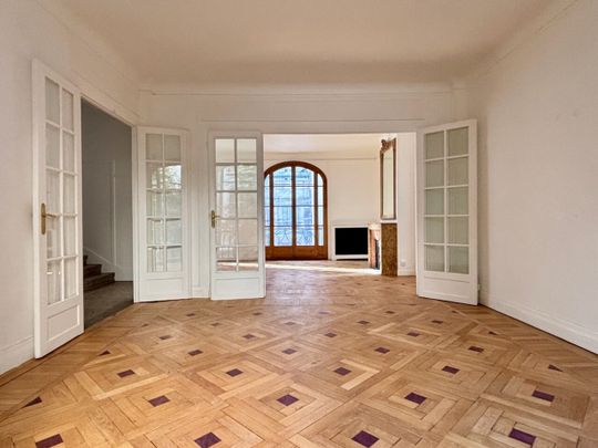 Tout savoir sur cette maison dans le quartier Vaugirard-Parc des Expositions, à Paris 15ème - Photo 1