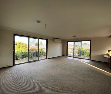 4/3 Stanley Street, Newtown - Photo 3