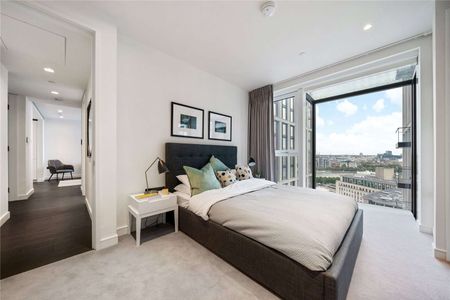 A modern 2 bedroom apartment on the 13th floor of Casson Square. - Photo 4