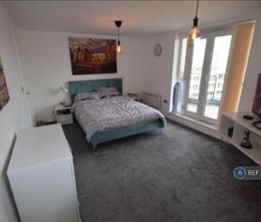 2 bedroom penthouse to rent - Photo 4