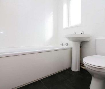 William Tarver Close, Warwick, CV34 - Photo 5